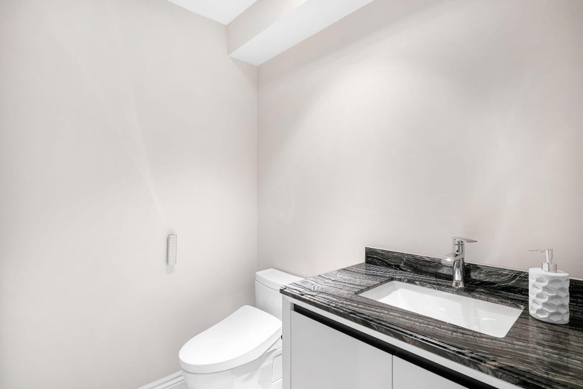 555 S Ocean Boulevard 4