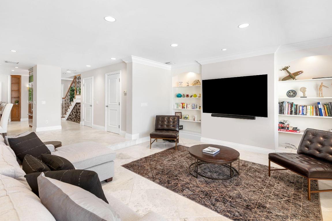 555 S Ocean Boulevard 4