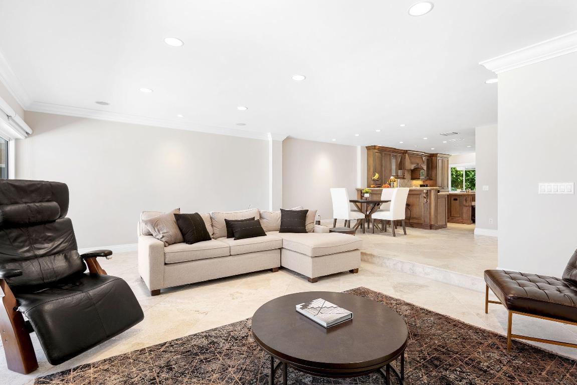 555 S Ocean Boulevard 4