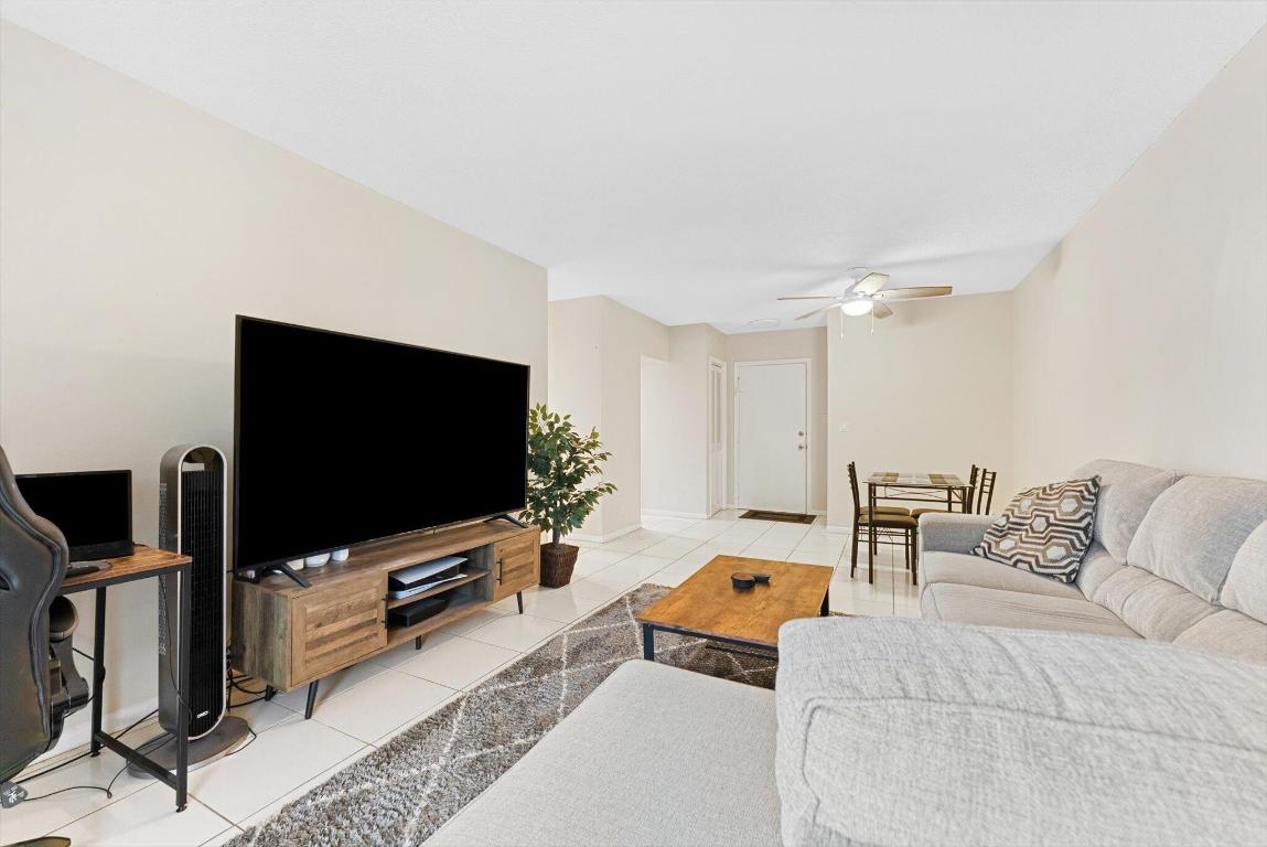 200 S Birch Road 204