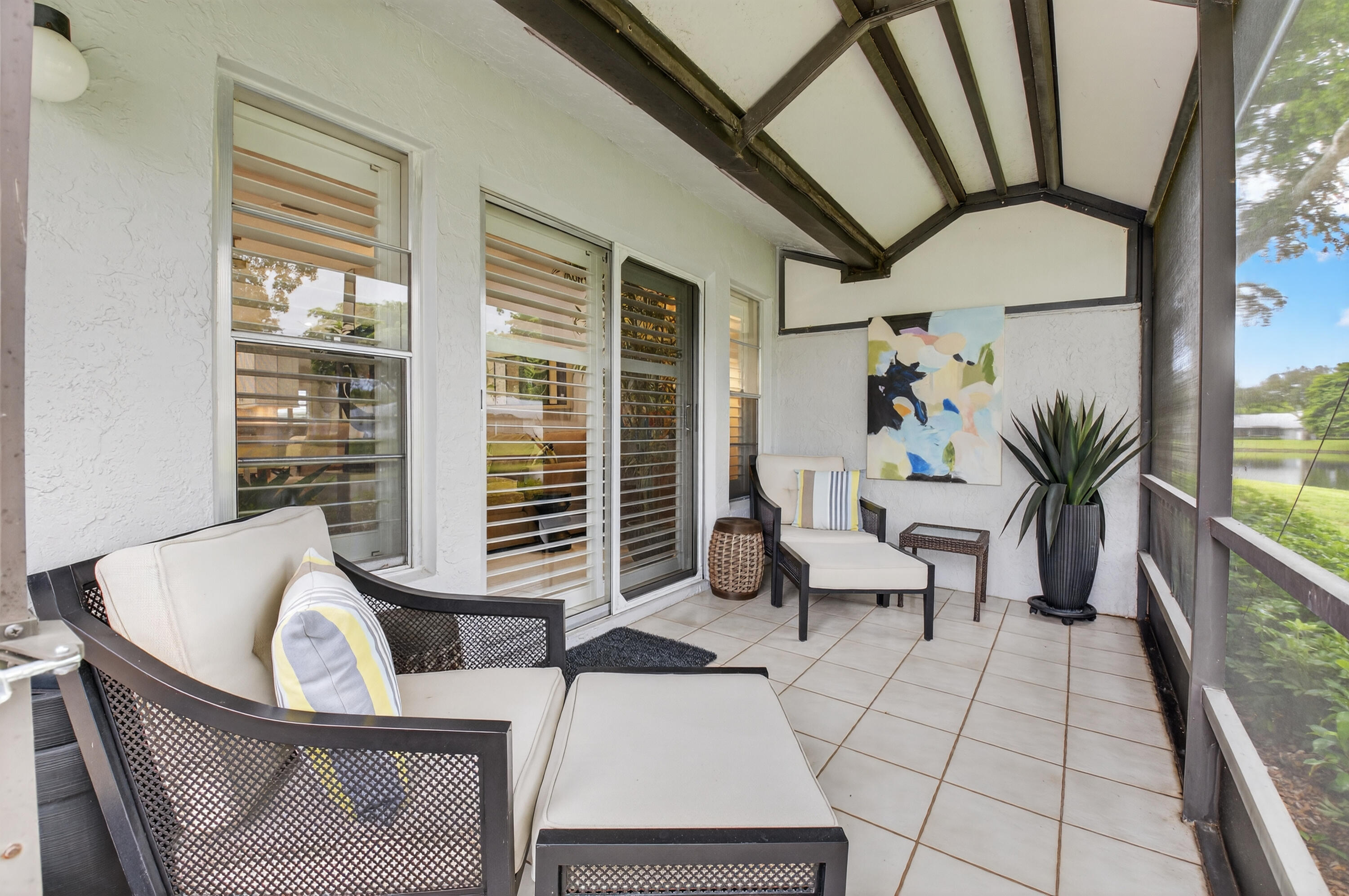 8902 Meadowlark Way