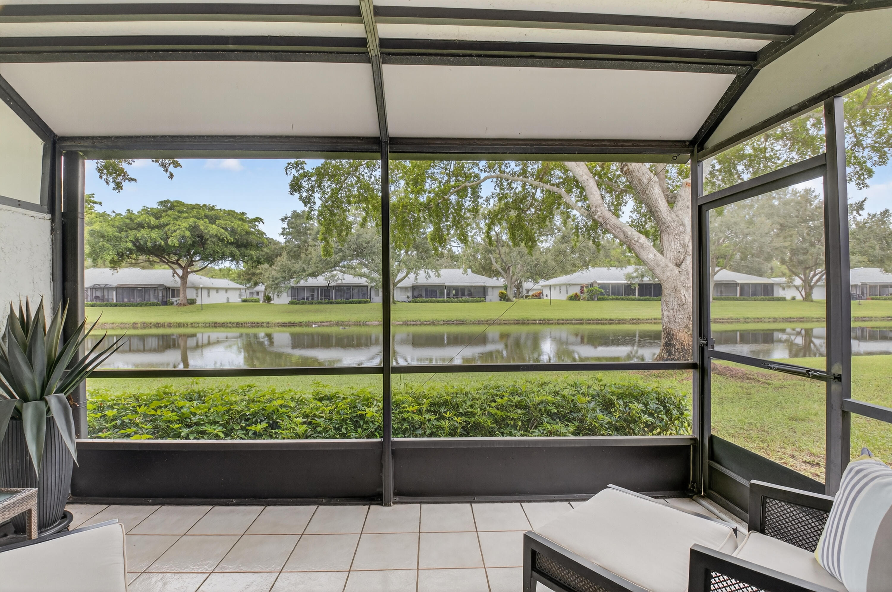 8902 Meadowlark Way