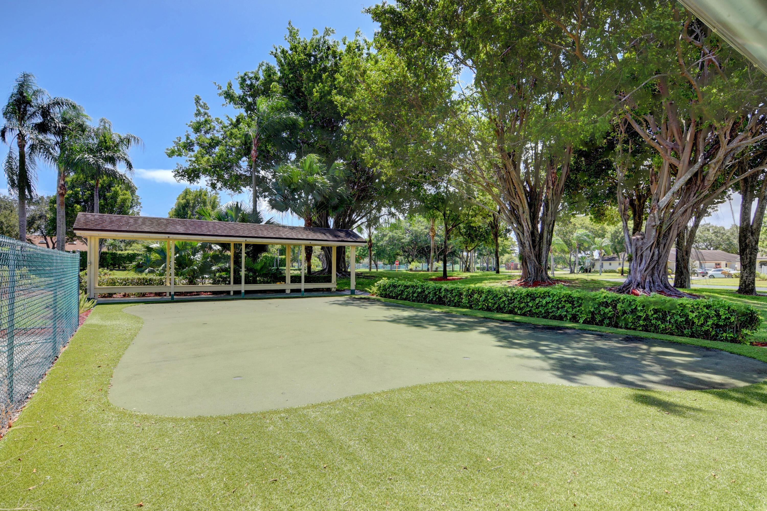8902 Meadowlark Way