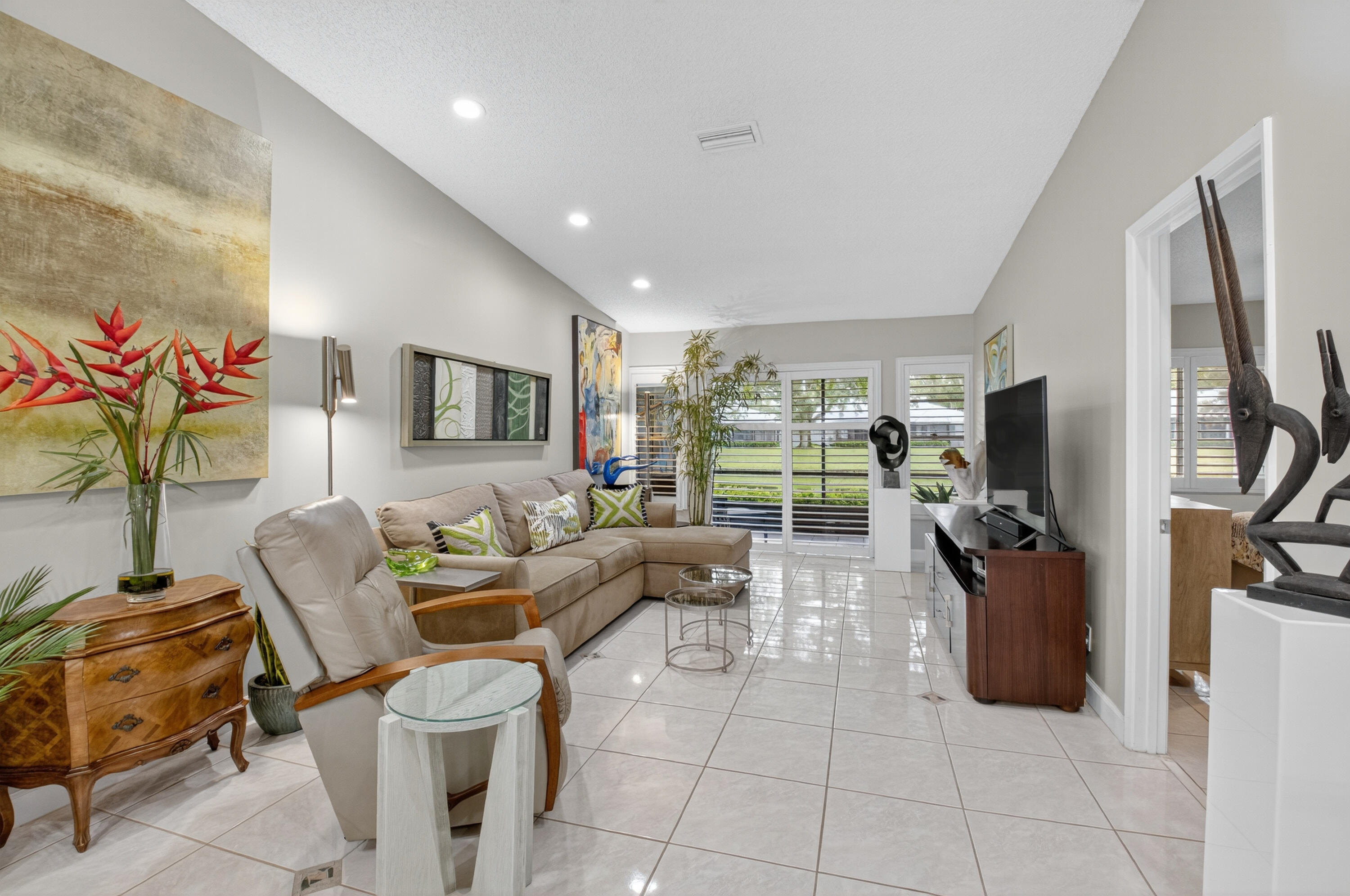8902 Meadowlark Way