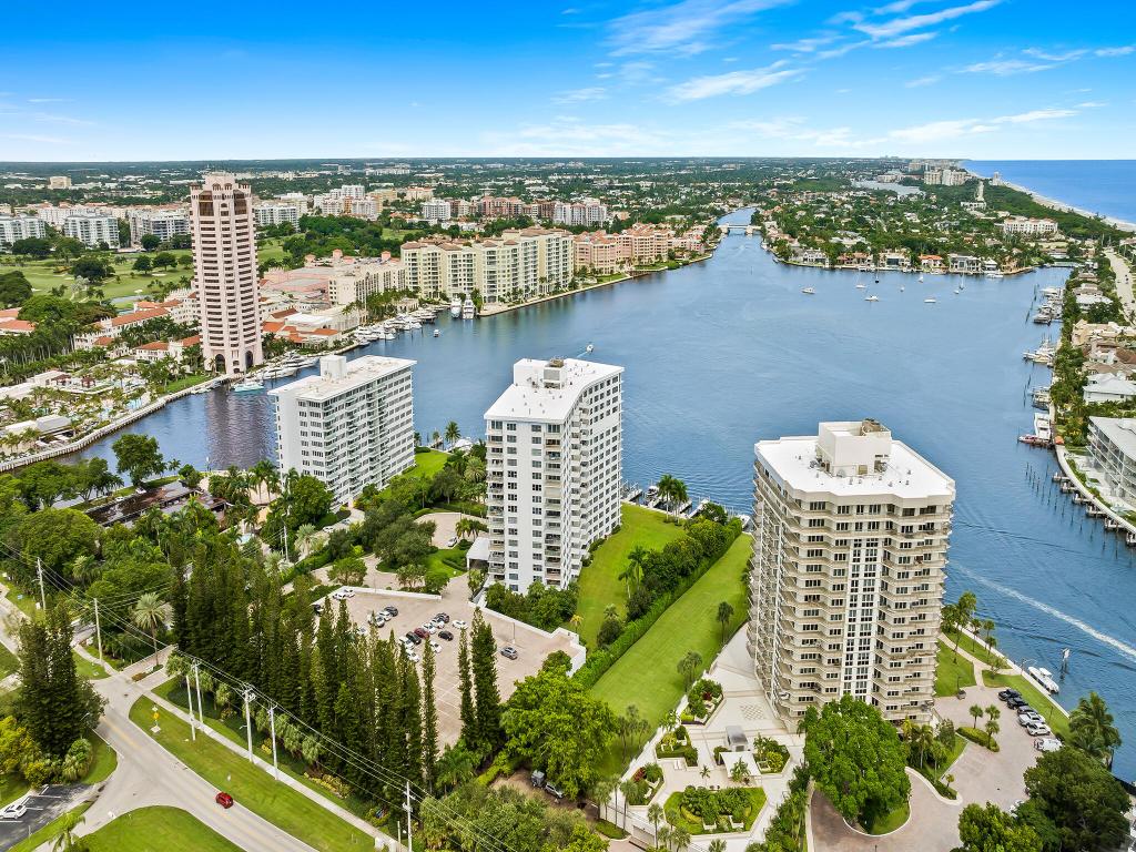 901 E Camino Real Drive 4d