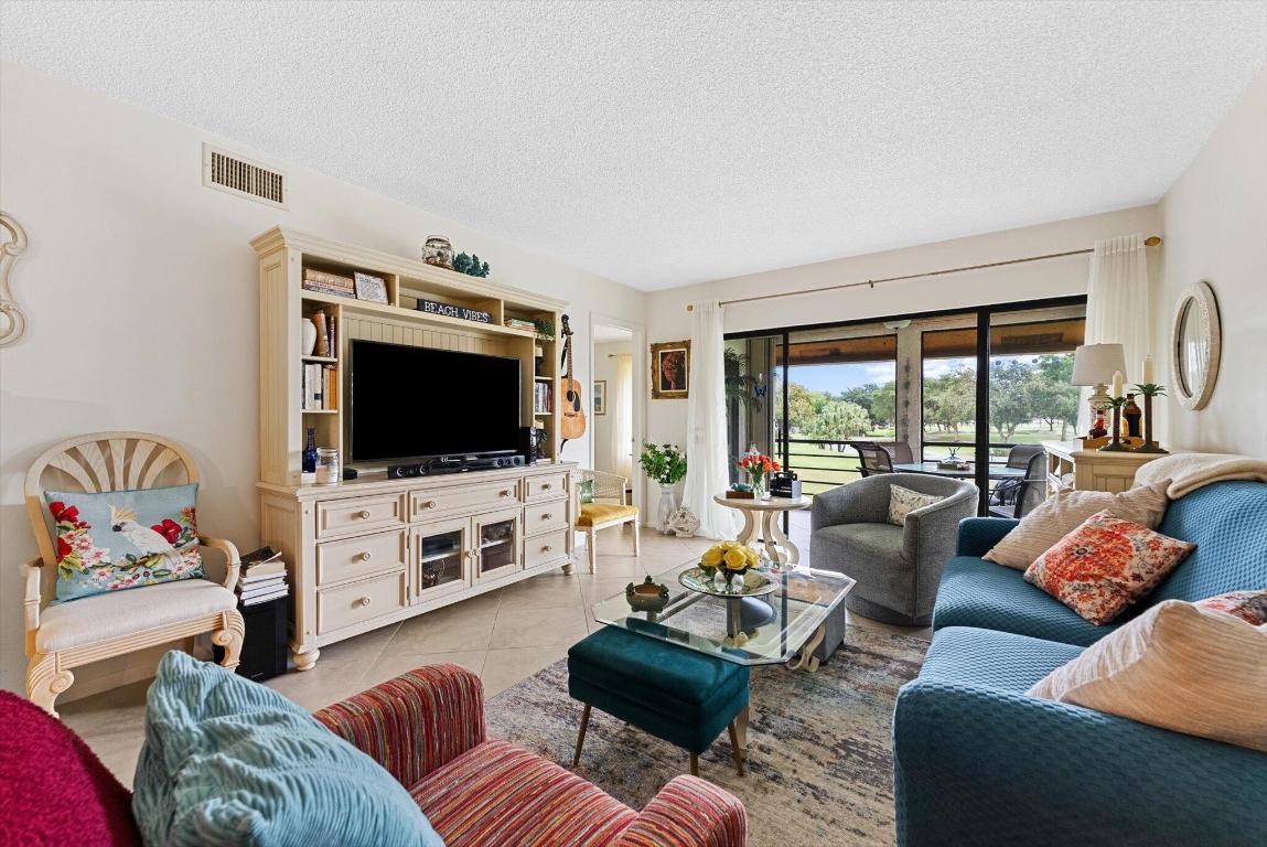 11282 Green Lake Drive 204