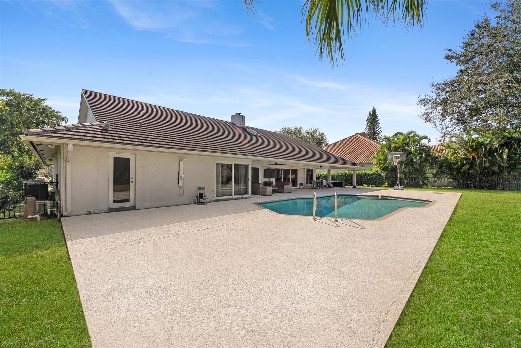 4429 Woodfield Boulevard