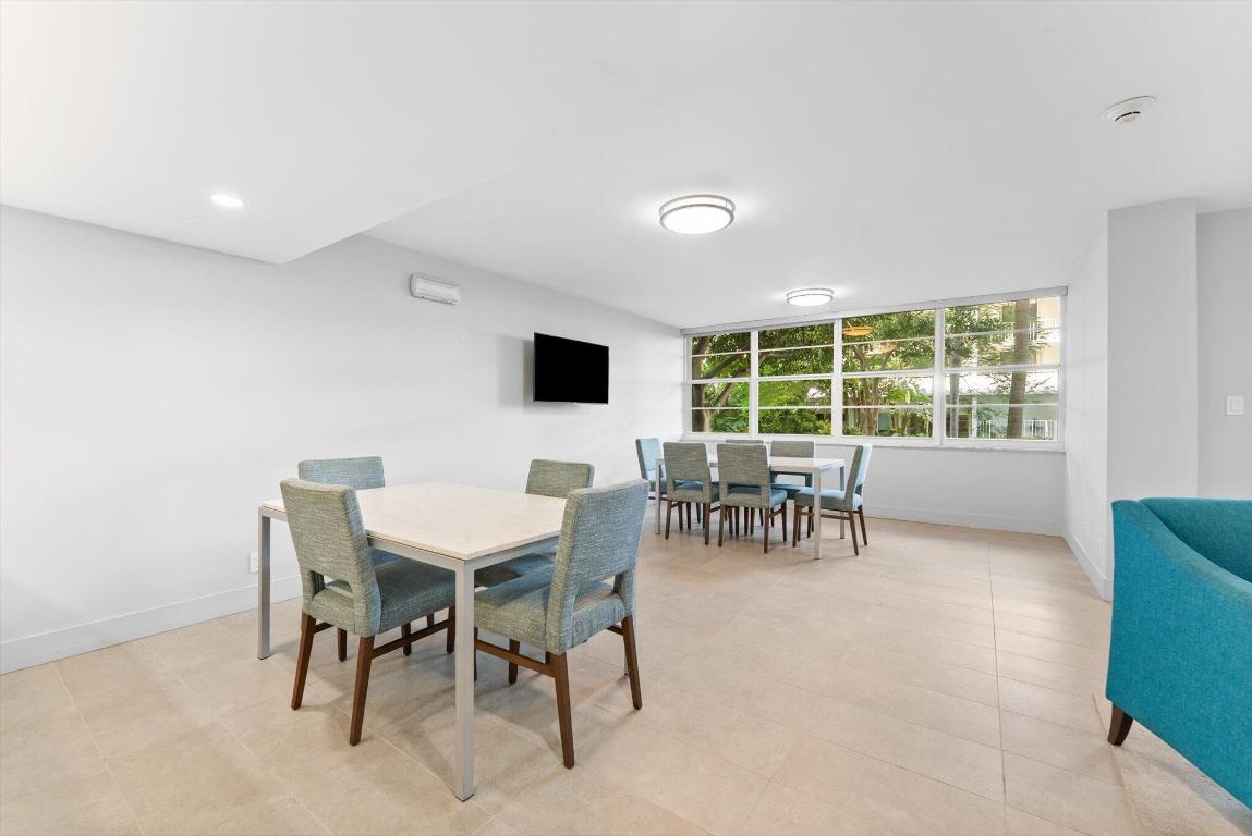 1160 N Federal Highway 221, Fort Lauderdale Unit: 221