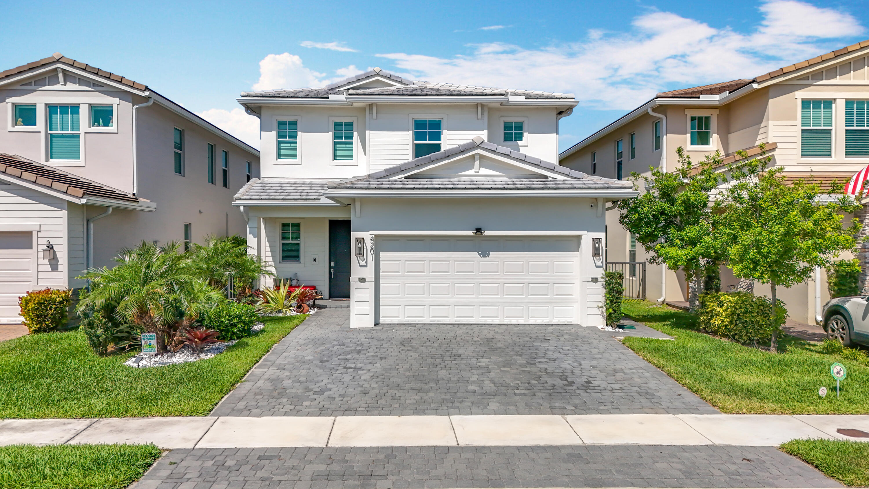 4201 Pelicano Way
