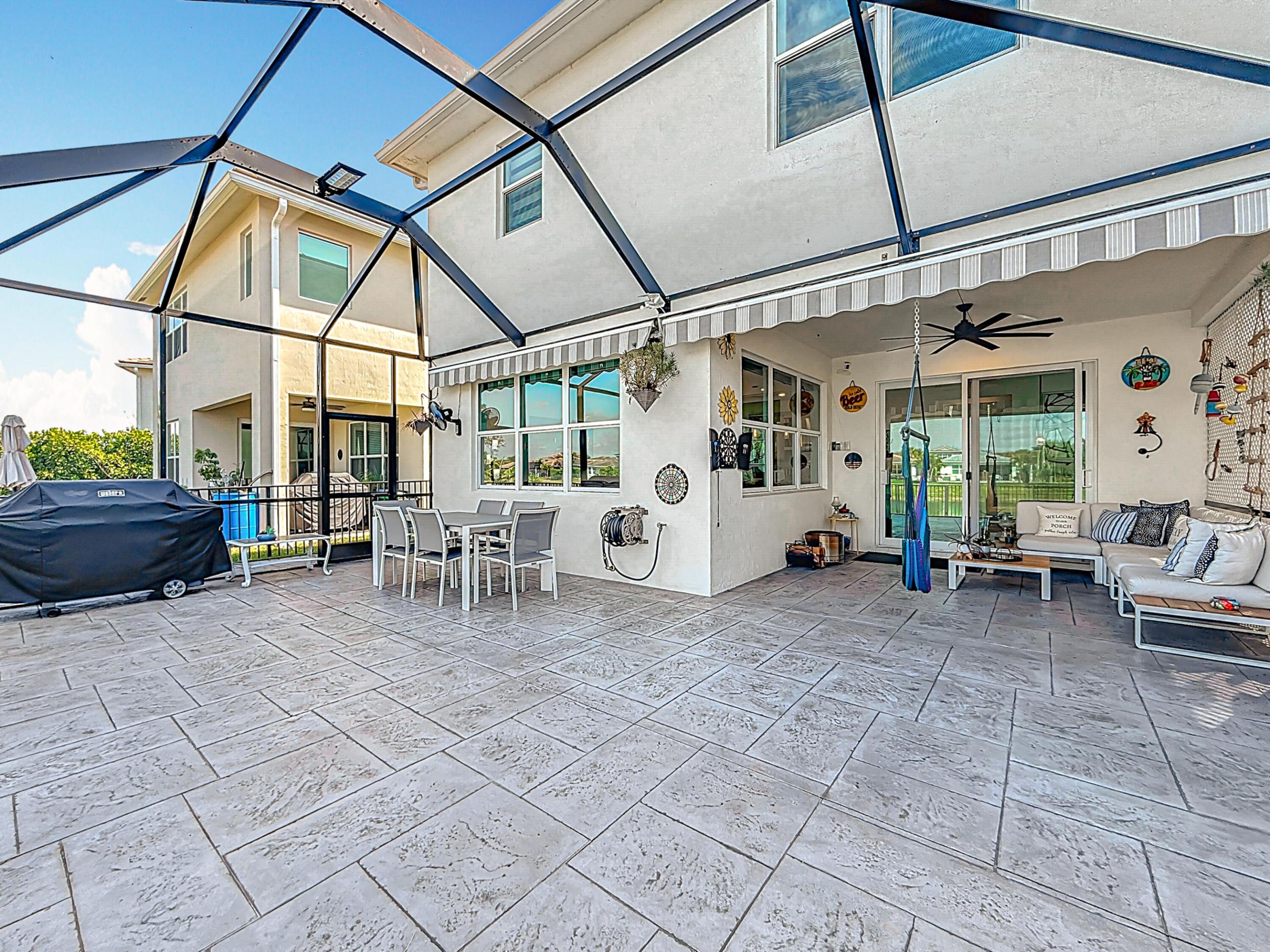 4201 Pelicano Way