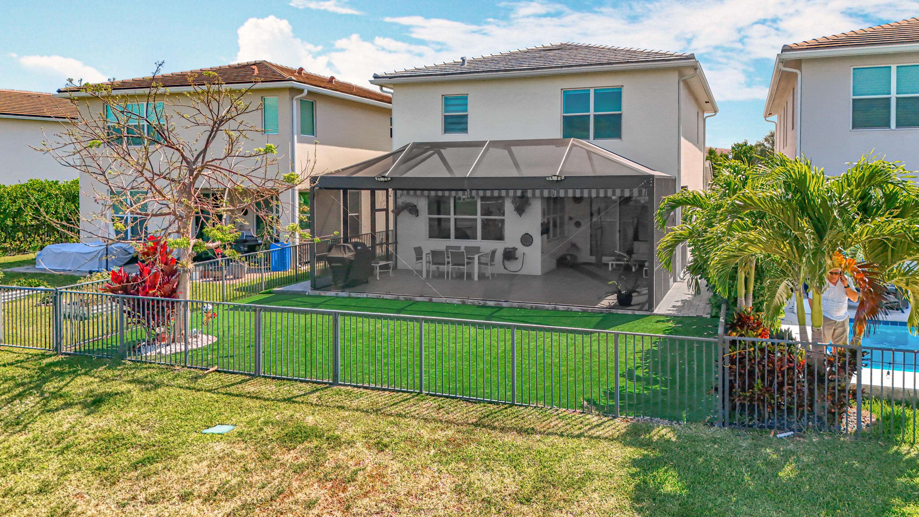 4201 Pelicano Way