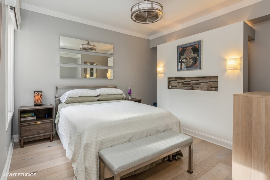 911 W Gunnison Street Unit: 3W