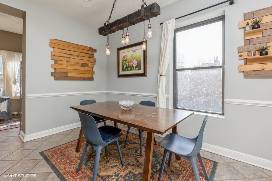 911 W Gunnison Street Unit: 3W