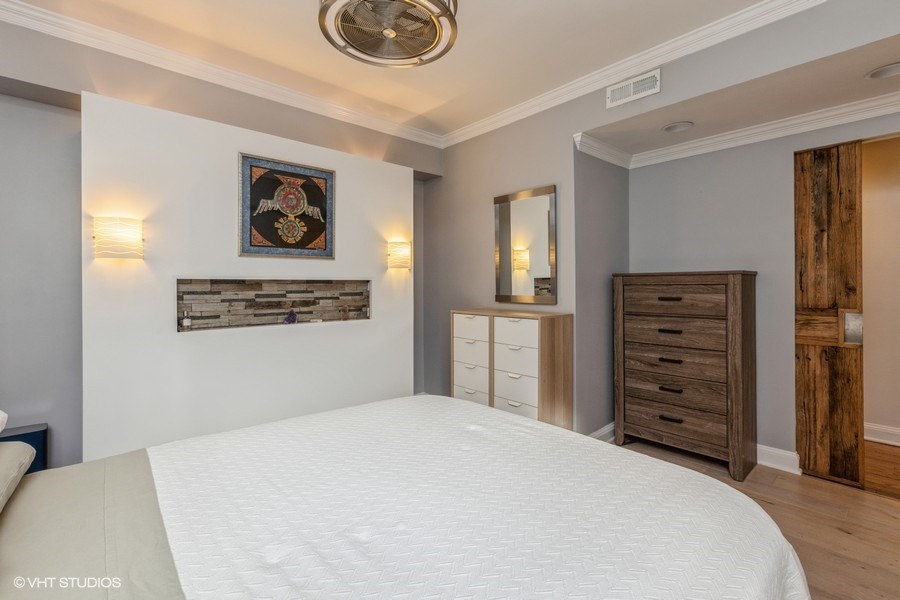 911 W Gunnison Street Unit: 3W