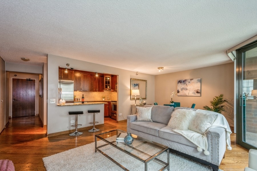 480 N McClurg Court Unit: 716
