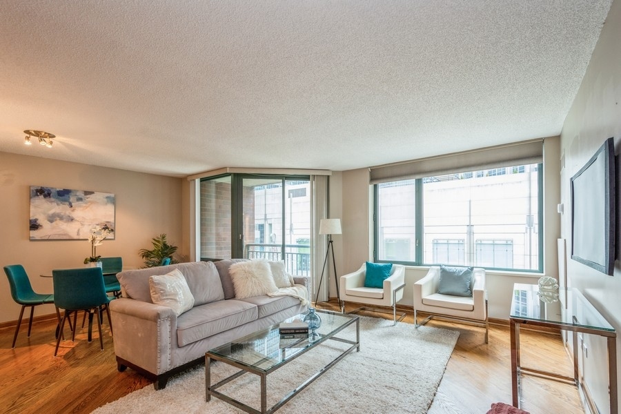 480 N McClurg Court Unit: 716