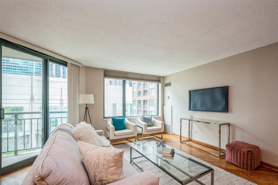 480 N McClurg Court Unit: 716