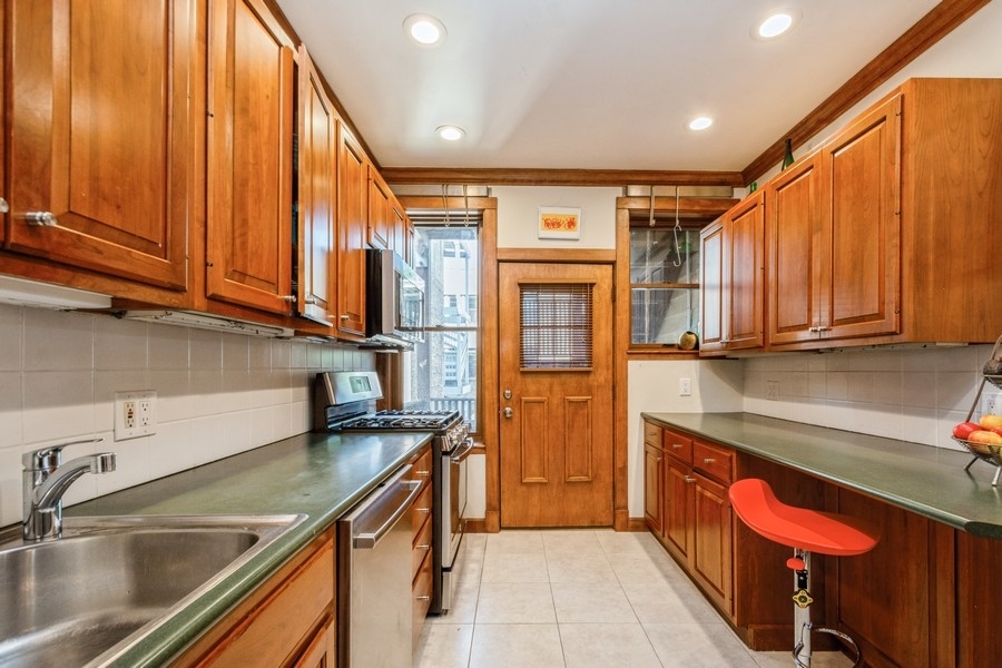 5306 N Glenwood Avenue Unit: 2A