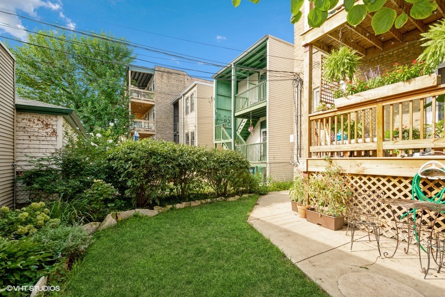 6341 N Lakewood Avenue Unit: 3S