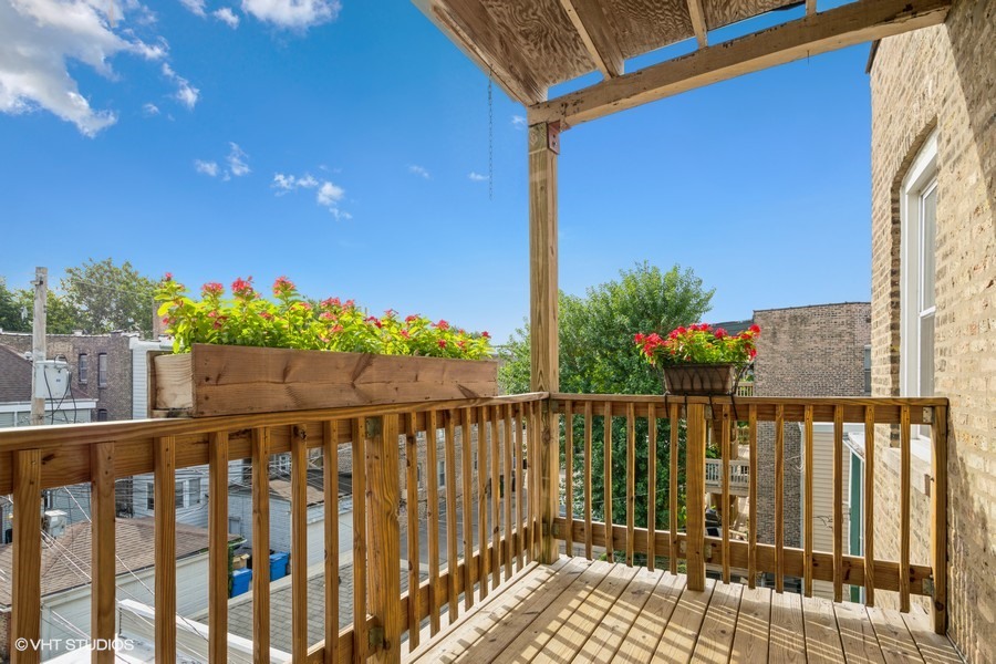 6341 N Lakewood Avenue Unit: 3S