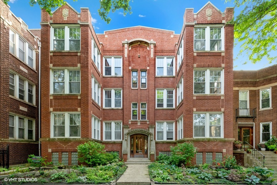 6341 N Lakewood Avenue Unit: 3S