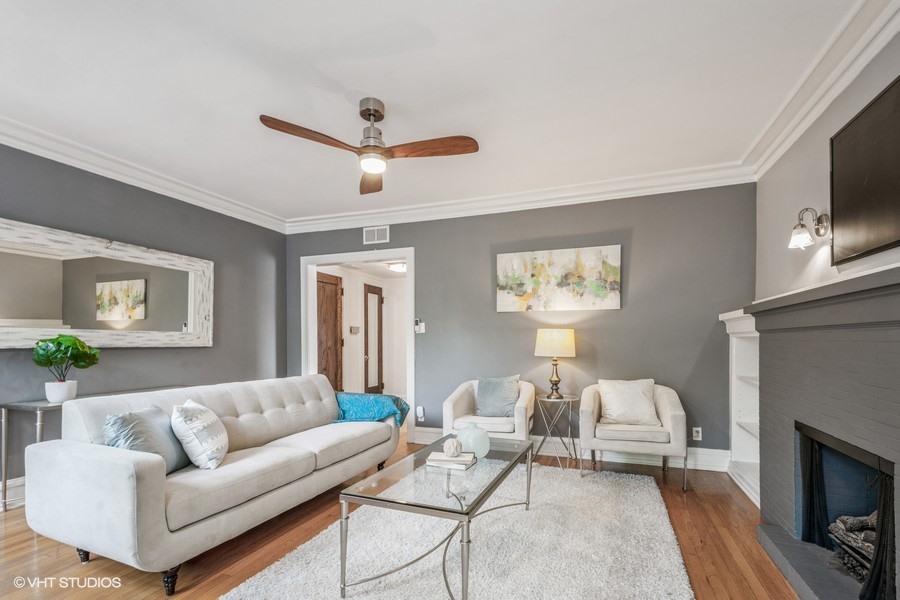 6341 N Lakewood Avenue Unit: 3S