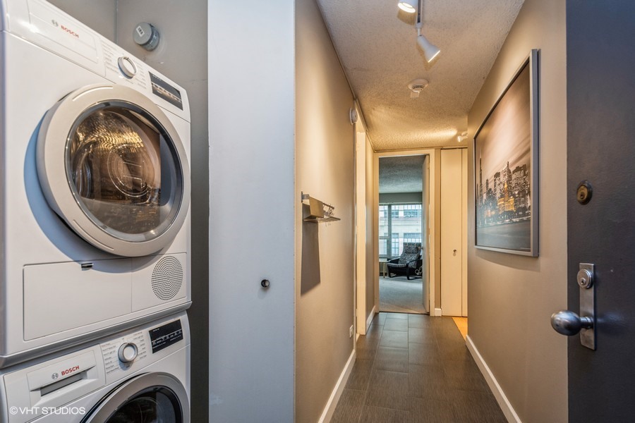 30 E HURON Street Unit: 1502