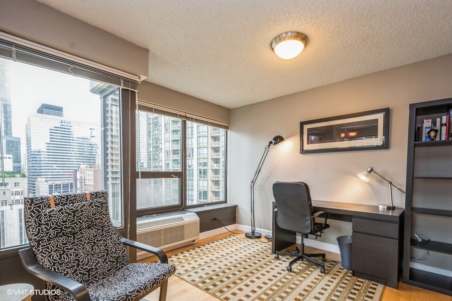 30 E HURON Street Unit: 1502