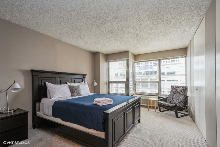 30 E HURON Street Unit: 1502