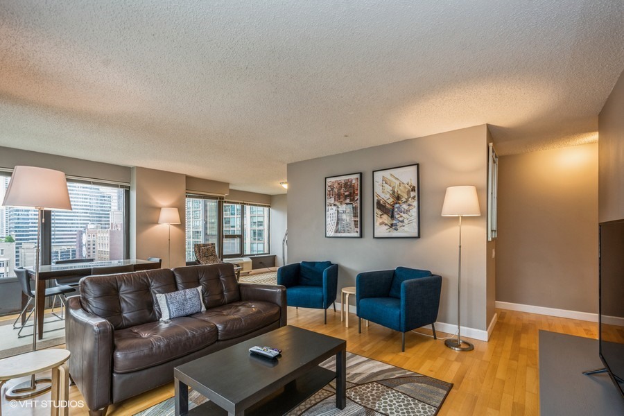 30 E HURON Street Unit: 1502