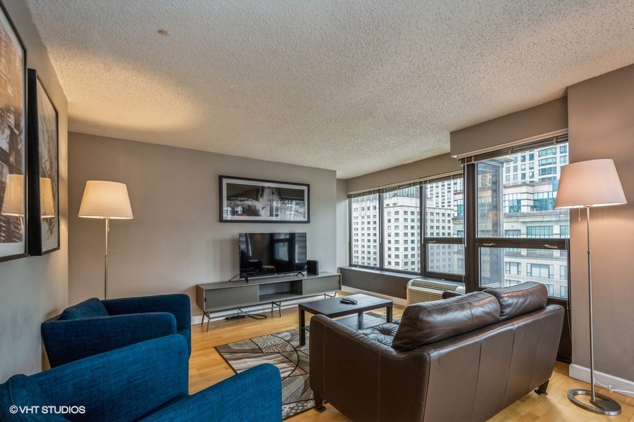 30 E HURON Street Unit: 1502