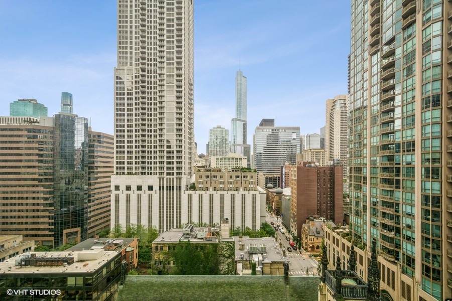 30 E HURON Street Unit: 1502