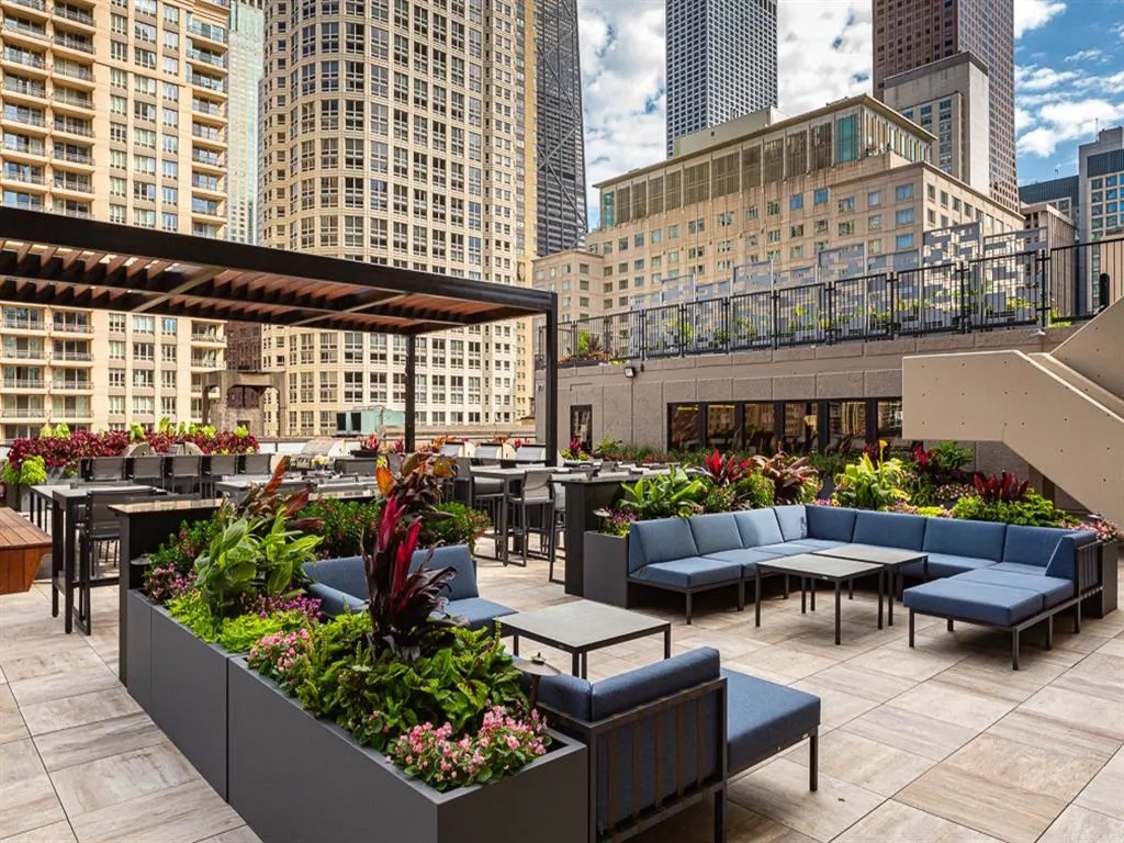 30 E HURON Street Unit: 1502