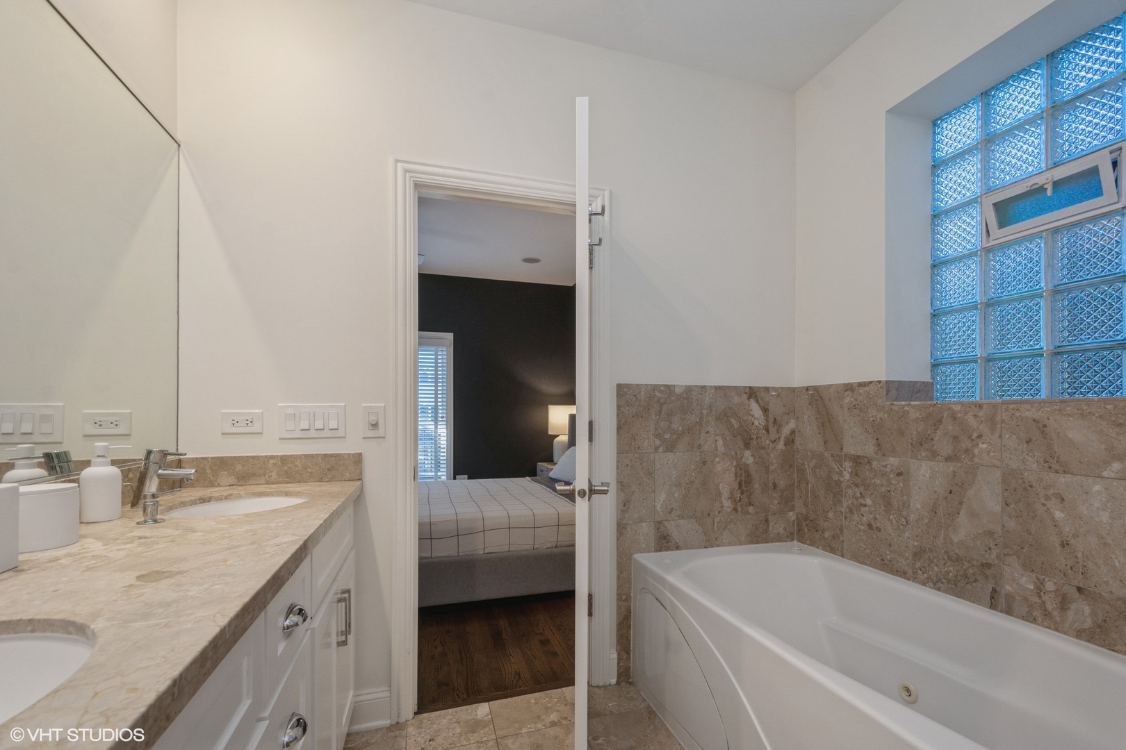 1461 W Hollywood Avenue Unit: 2