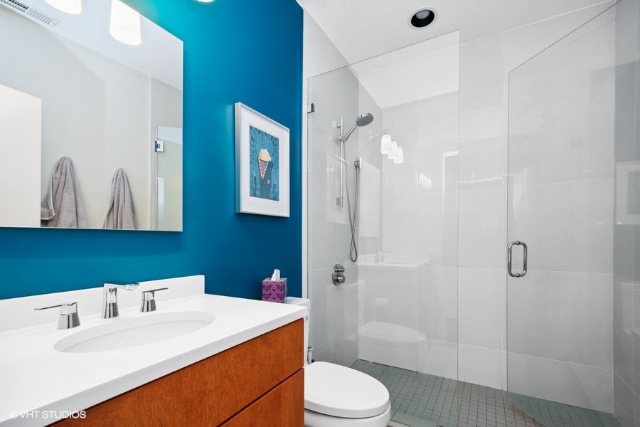 3753 N Clifton Avenue Unit: 3