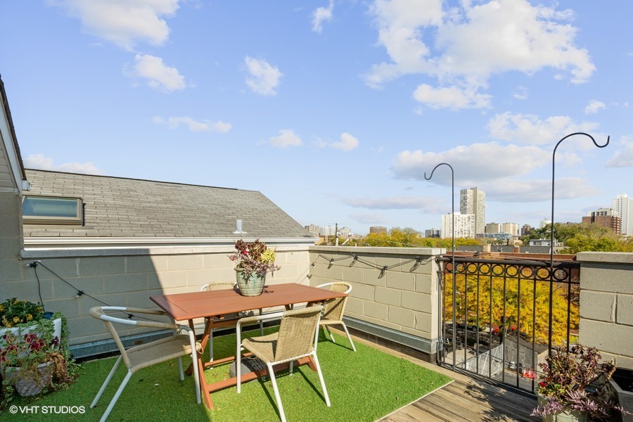 3753 N Clifton Avenue Unit: 3