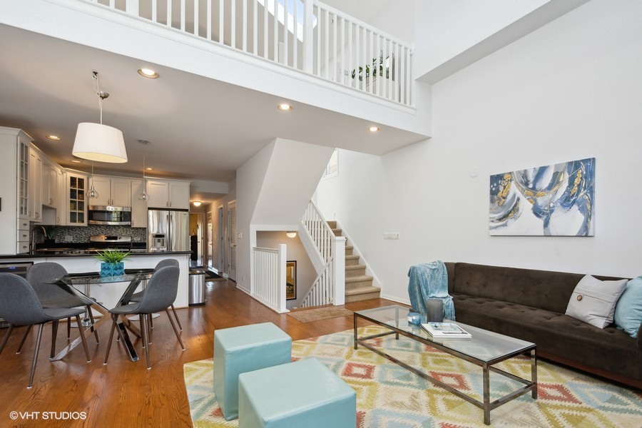 3753 N Clifton Avenue Unit: 3