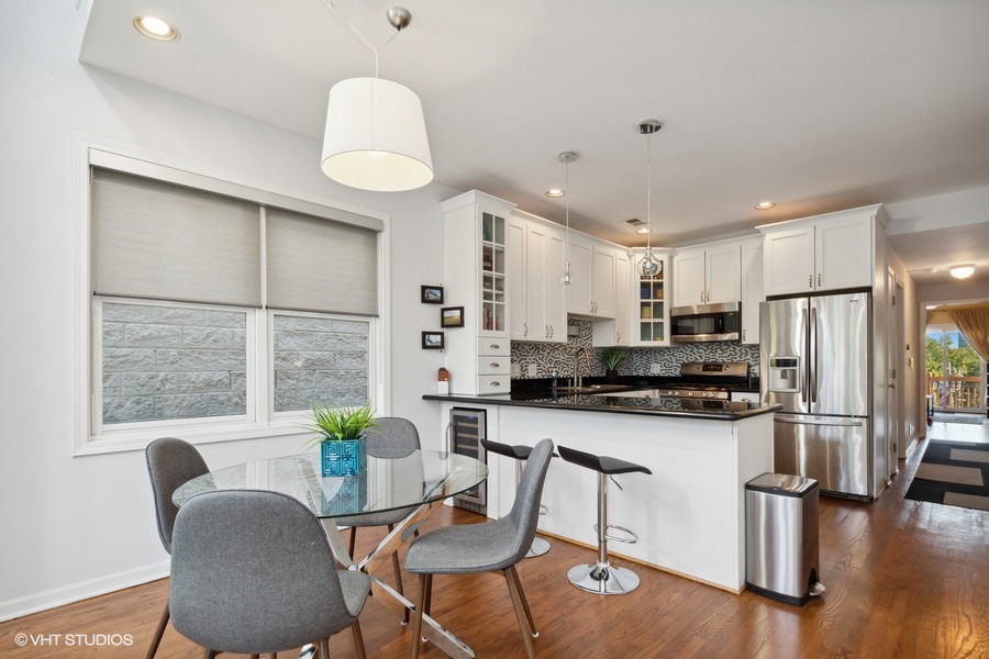 3753 N Clifton Avenue Unit: 3