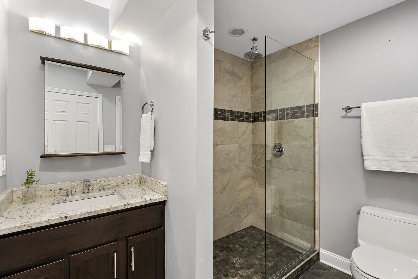938 North Boulevard Unit: 401