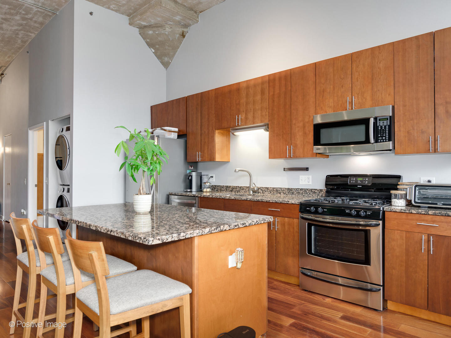 320 E 21ST Street Unit: 203