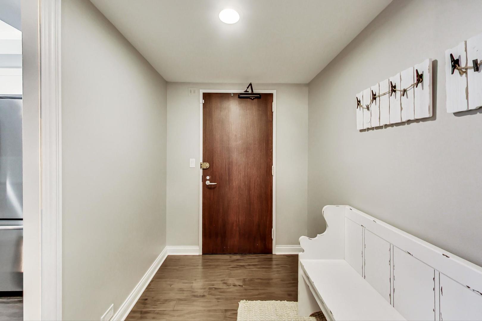 990 N Lake Shore Drive Unit: 6D