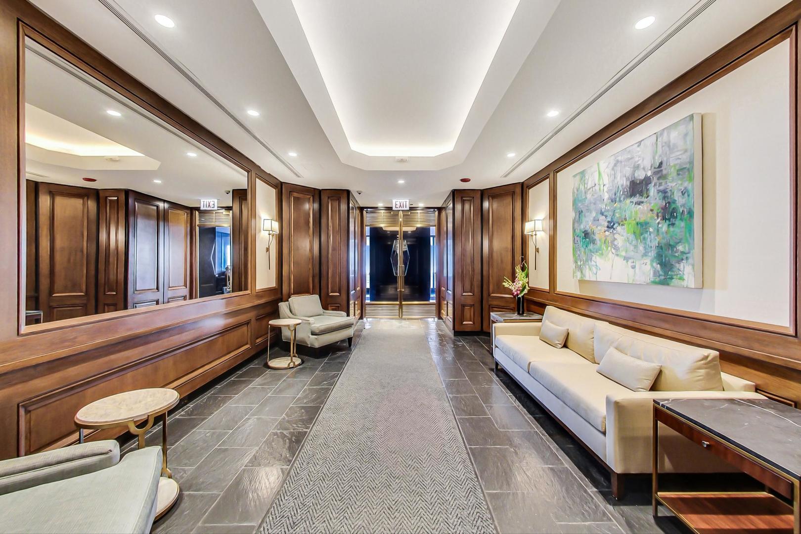 990 N Lake Shore Drive Unit: 6D