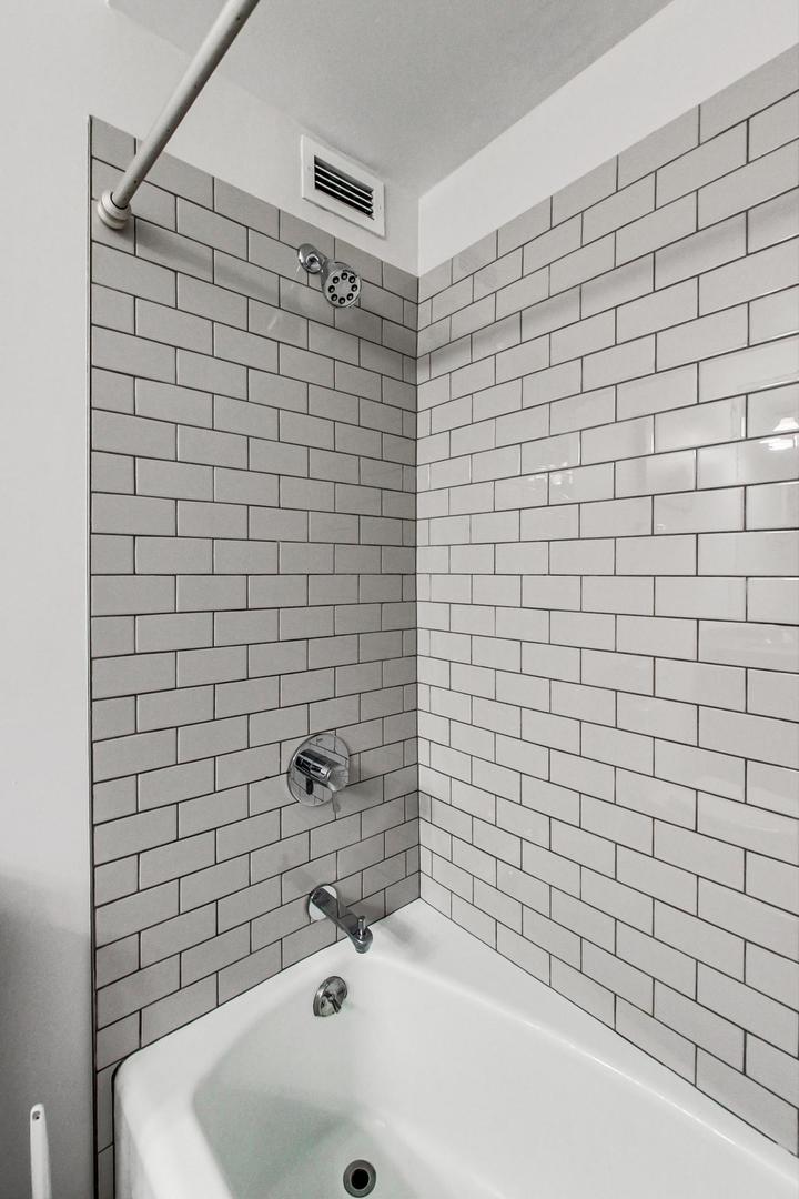 990 N Lake Shore Drive Unit: 6D