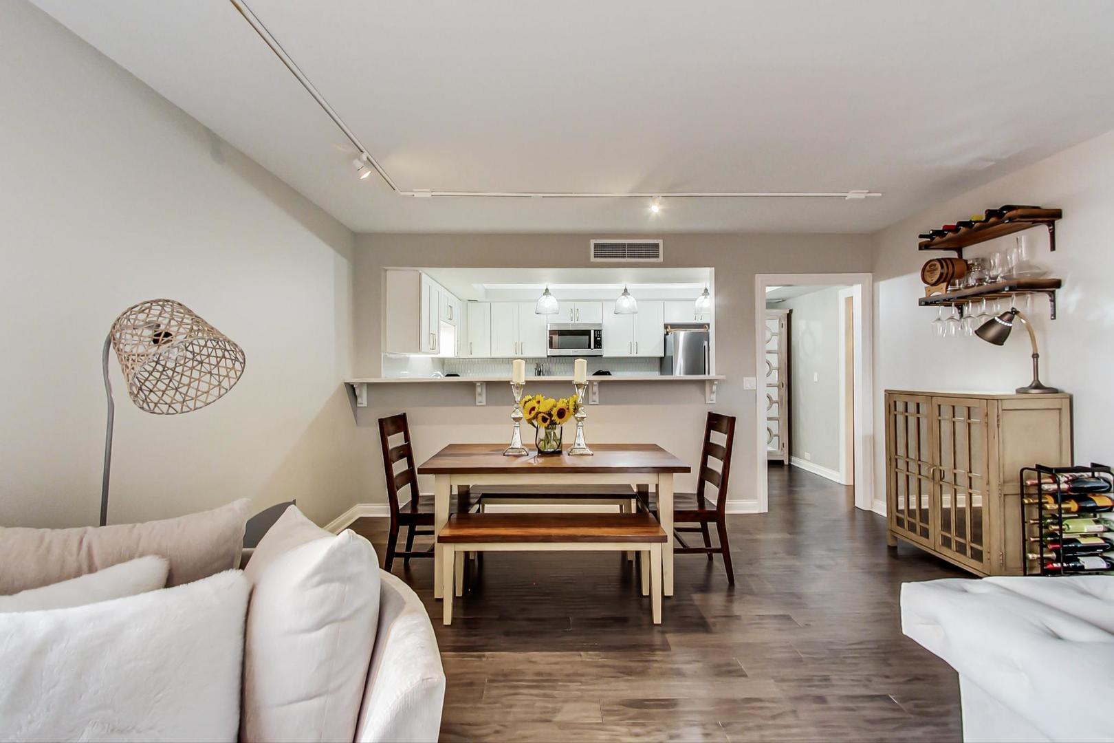 990 N Lake Shore Drive Unit: 6D