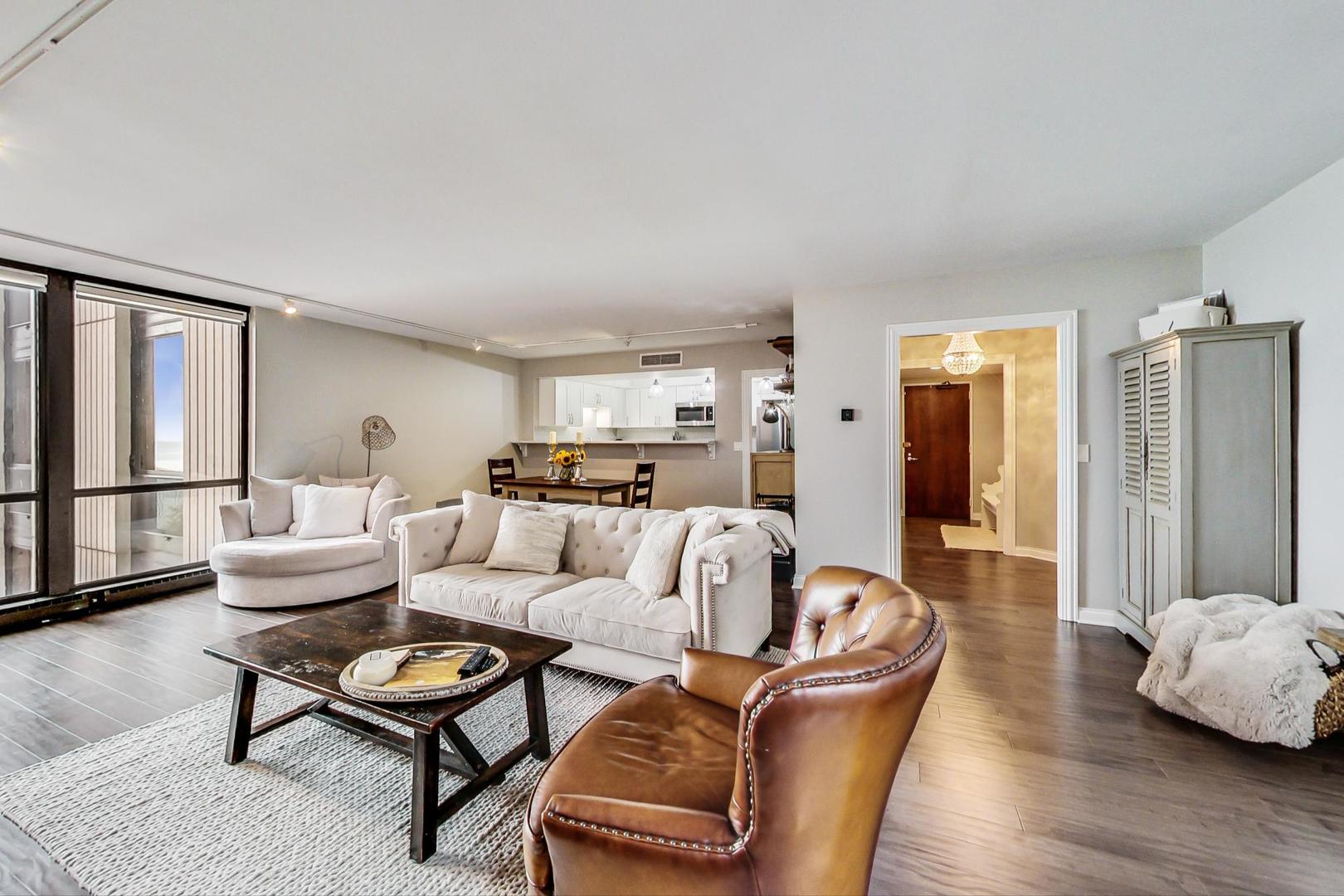 990 N Lake Shore Drive Unit: 6D