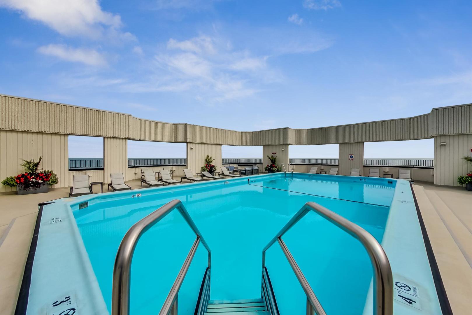 990 N Lake Shore Drive Unit: 6D