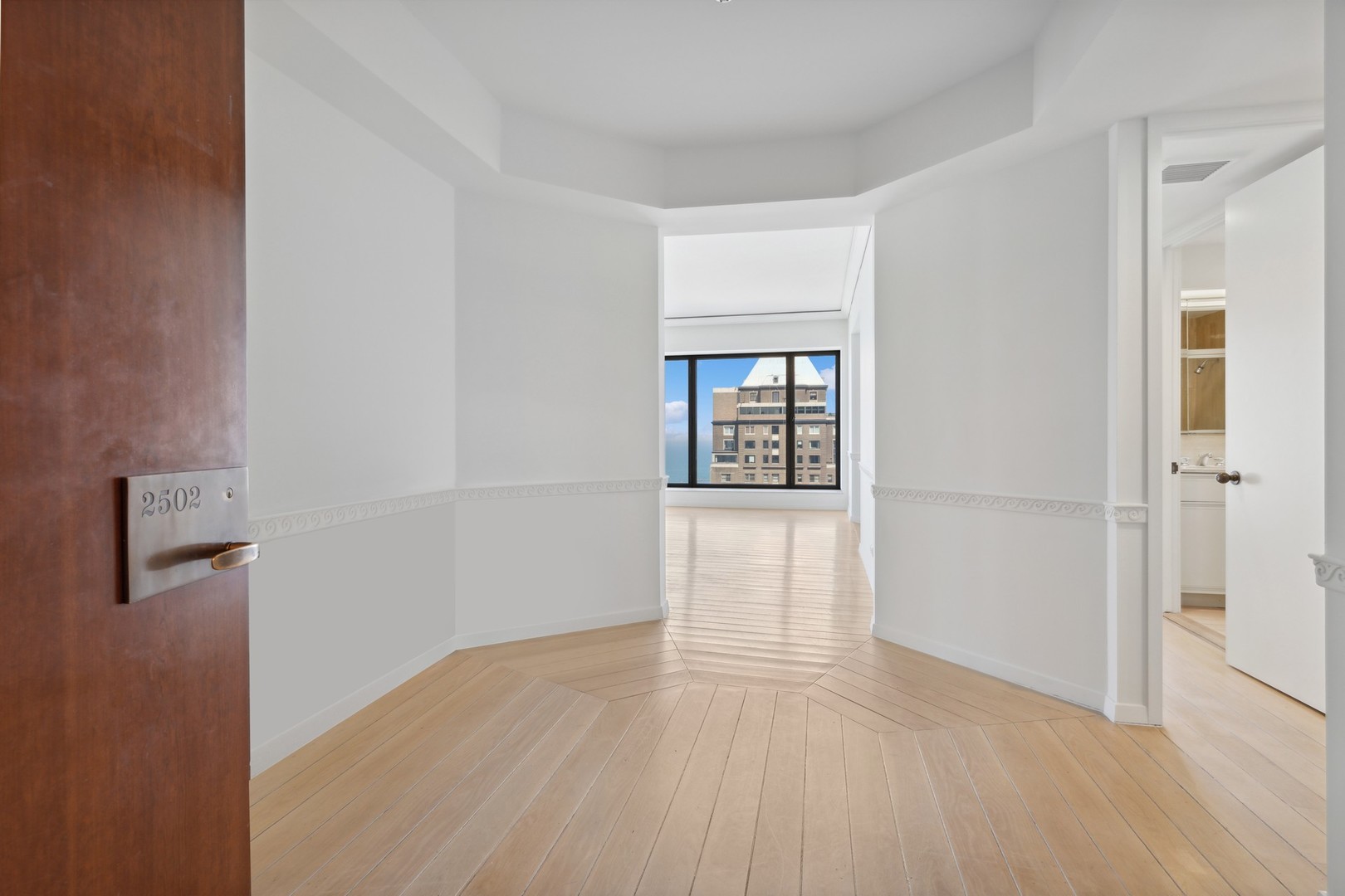950 N Michigan Avenue Unit: 2502