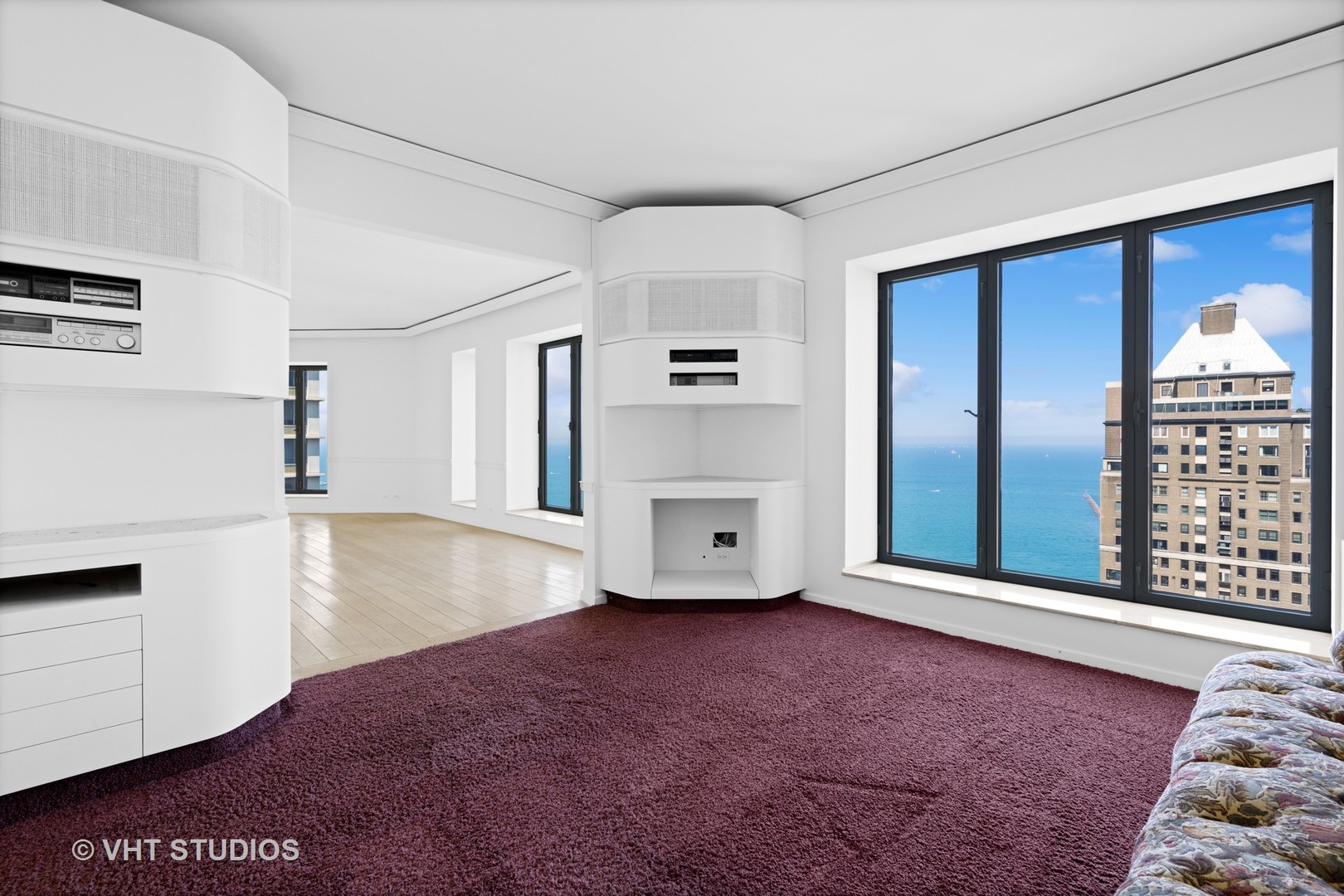 950 N Michigan Avenue Unit: 2502