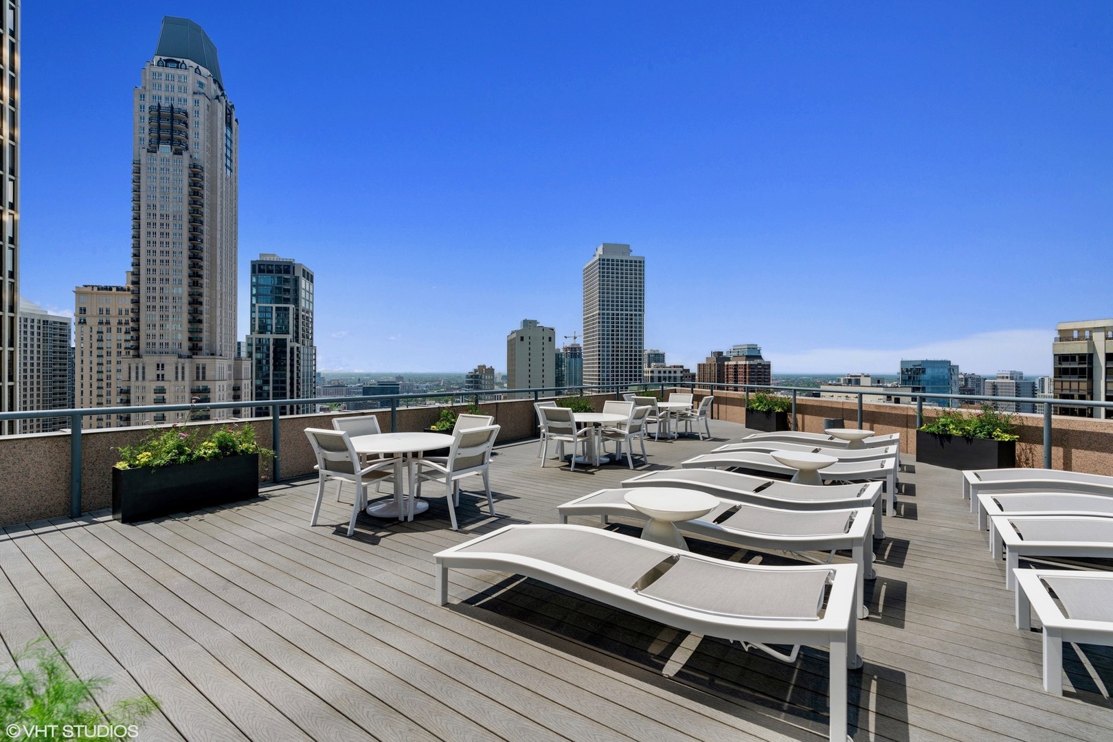 950 N Michigan Avenue Unit: 2502