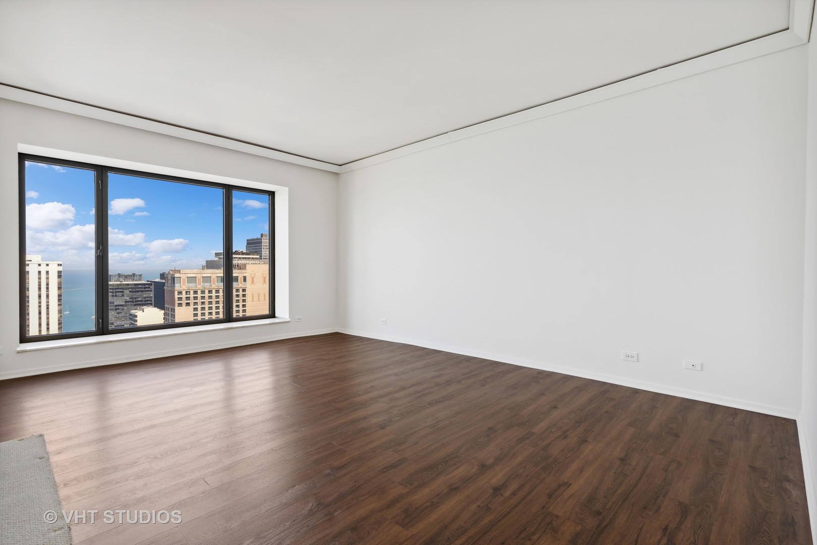 950 N Michigan Avenue Unit: 2502